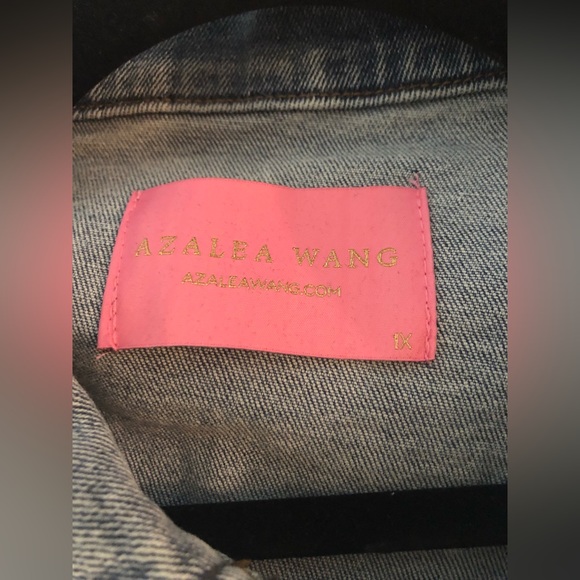 AKIRA WOMEN'S CROPPED DISTRESSED DENIM JACKET SIZE: 1X - Picture 10 of 10